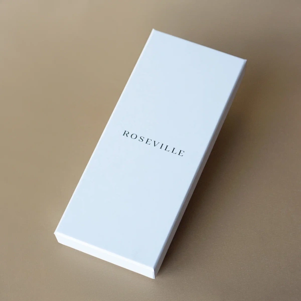 Фотография коробка крышка-дно для одежды