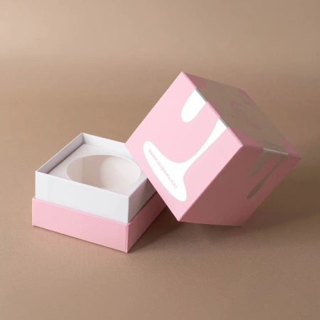 Коробка на втулке розовая из дизайнерской бумаги  Фотография коробка на втулке розовая из дизайнерской бумаги