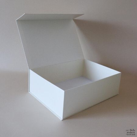  Фотография коробка 35×25×11 см с откидной крышкой на магнитах