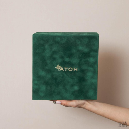  Фотография коробка 20×20×10 см в бархате на втулке