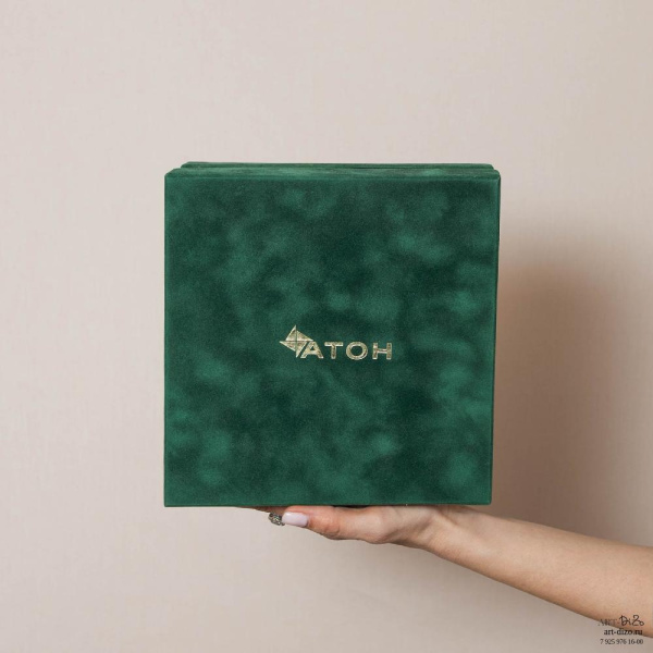  Фотография коробка 20×20×10 см в бархате на втулке