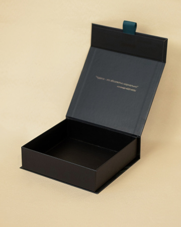  Фотография коробка с откидной крышкой для бренда 4dzi.4you