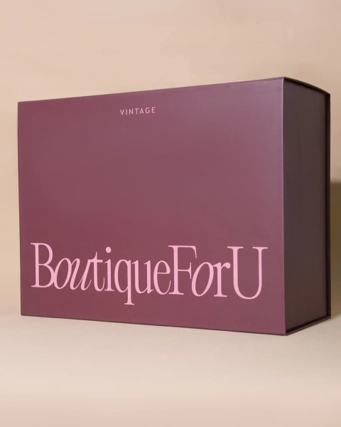 Стильная коробка на магнитах бренда BoutiqueForU Фотография стильная коробка на магнитах бренда boutiqueforu