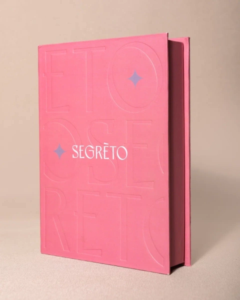 Коробка с откидной крышкой Фотография коробка с откидной крышкой