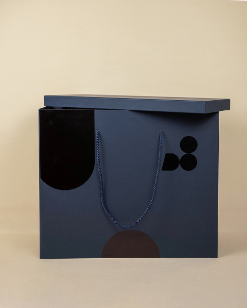 Коробка крышка дно из дизайнерской бумаги с ручками  Фотография коробка крышка дно из дизайнерской бумаги с ручками