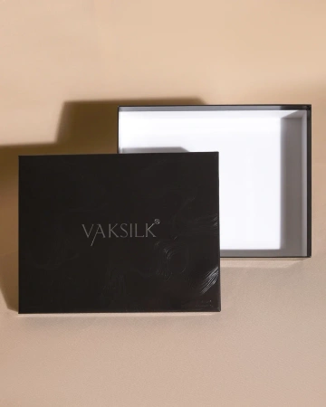 Коробка крышка-дно черный глянец с узором  Фотография коробка крышка-дно черный глянец с узором