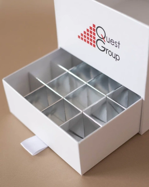  Фотография коробка для цветов с выдвижным ящиком