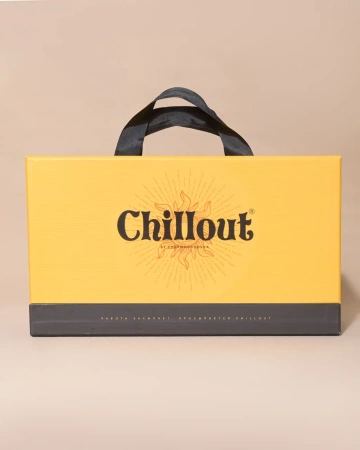 Коробка на магнитах с лентами для газированных напитков  Фотография коробка на магнитах с лентами для газированных напитков