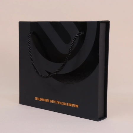  Фотография коробка на магнитном клапане с ручками