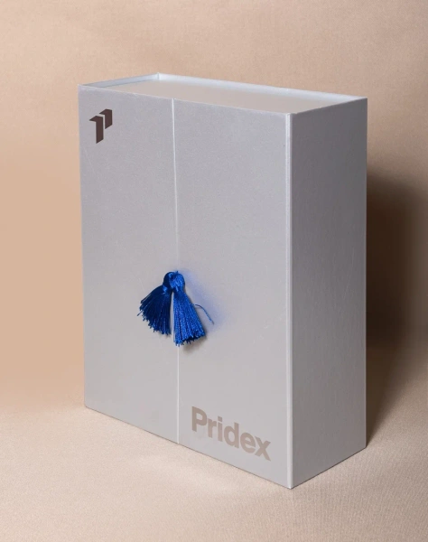  Фотография коробка на магнитах с кисточками