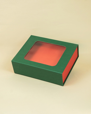  Фотография коробка книга на магнтах с картонным ложементом и прозрачным окном