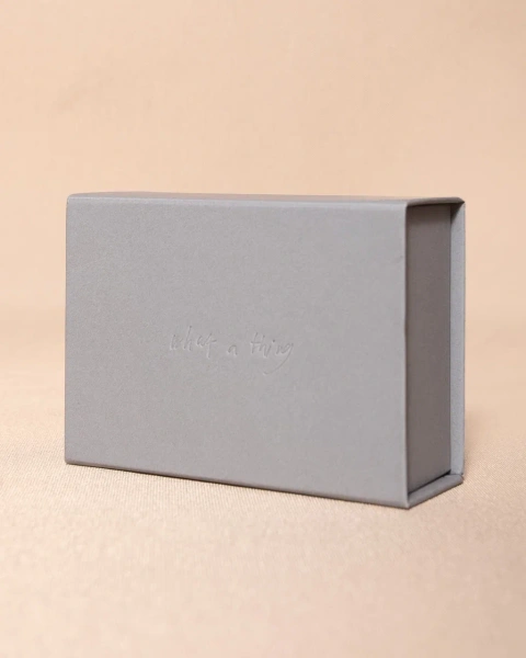 Коробка на магнитах с тиснением и конгревом Фотография коробка на магнитах с тиснением и конгревом