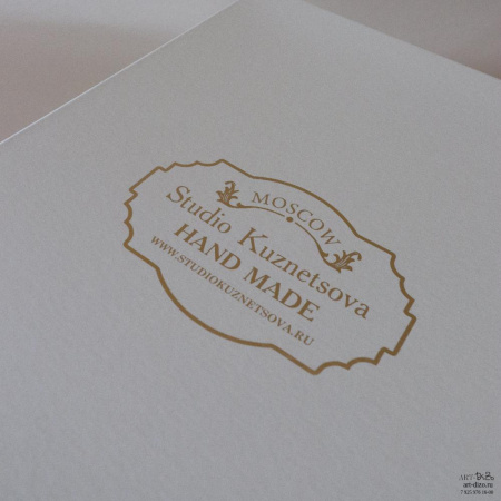  Фотография коробка 35×25×11 см с откидной крышкой на магнитах