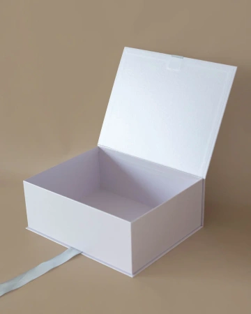  Фотография коробка книга на лентах house of carousel