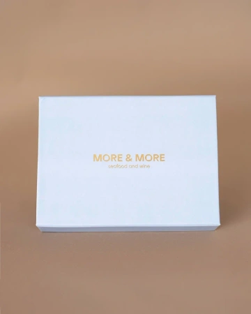  Фотография книга на магнитах с ложементом под конфеты (12 ячеек) more & more