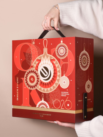  Фотография подарочная коробка-кейс премиум-класса с кожаными ручками для корпоративных подарков