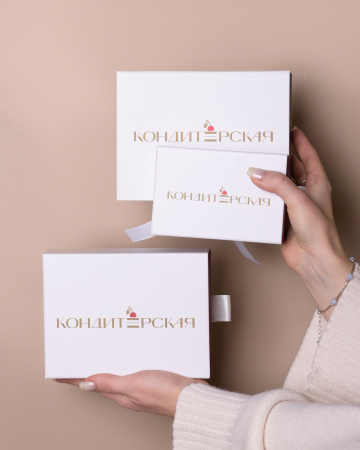  Фотография подарочная коробка пенал для сладостей с ложементом