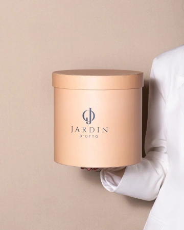  Фотография круглая коробка для премиальной студии флористики