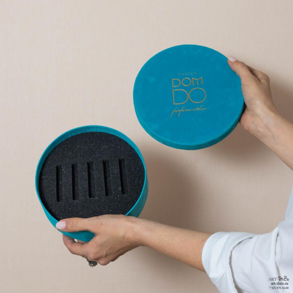  Фотография круглая коробка 17×5 см в бархате для парфюма