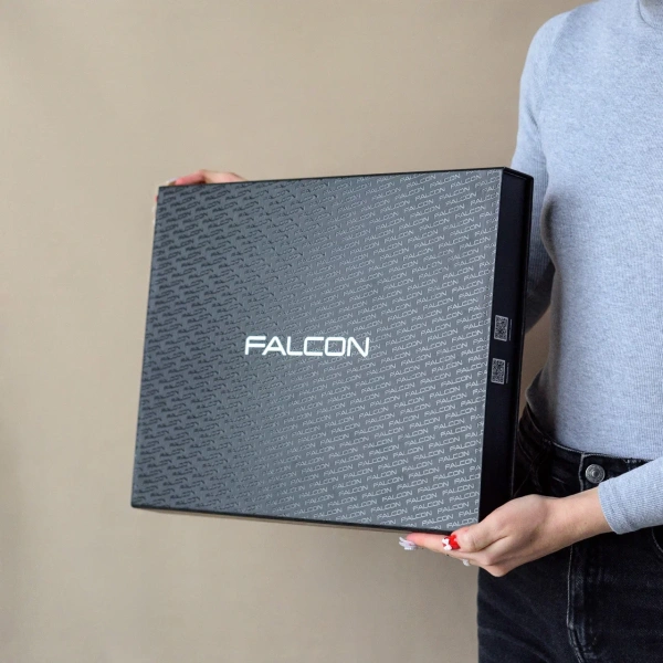  Фотография коробка с откидной крышкой на магнитах для товаров falcon