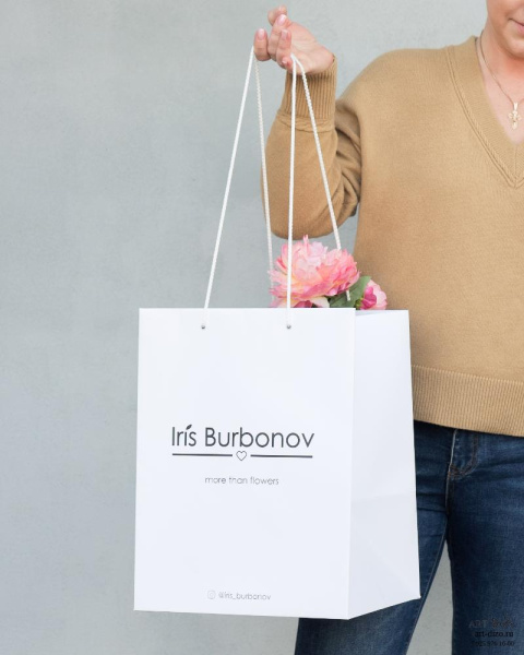 Купить белый пакет для цветов с логотипом в Москве