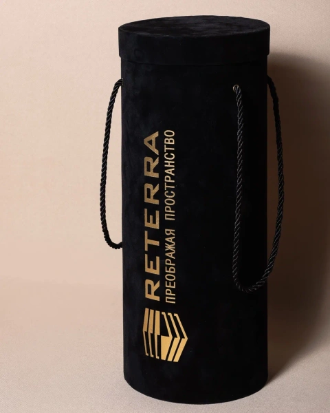 Круглый подарочный тубус с ложементом и ручками Фотография круглый подарочный тубус с ложементом и ручками