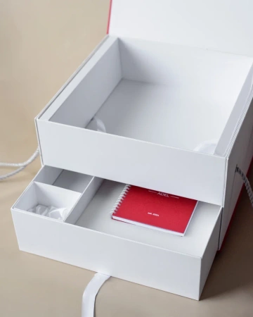  Фотография коробка книга на лентах с выдвижным ящиком