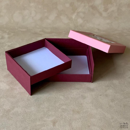 Купить брендированные коробки с двумя ярусами для конфет