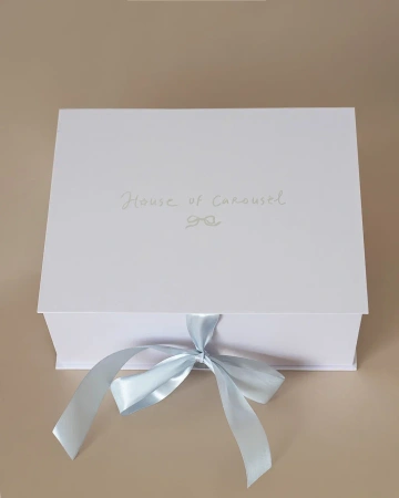  Фотография коробка книга на лентах house of carousel