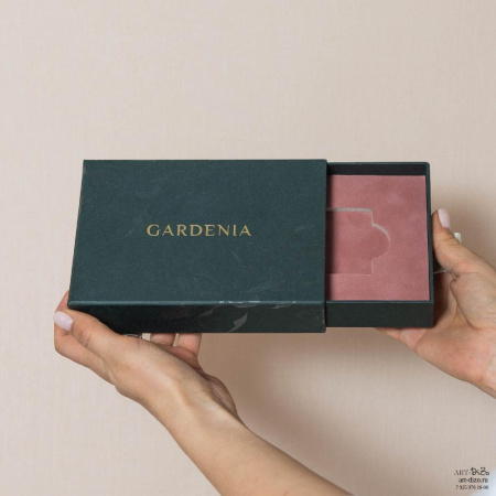 Купить индивидуальную подарочную упаковку под карту, от производителя оптом Коробка из плотного картона с выдвижным ящиком под подарочную карту на заказ