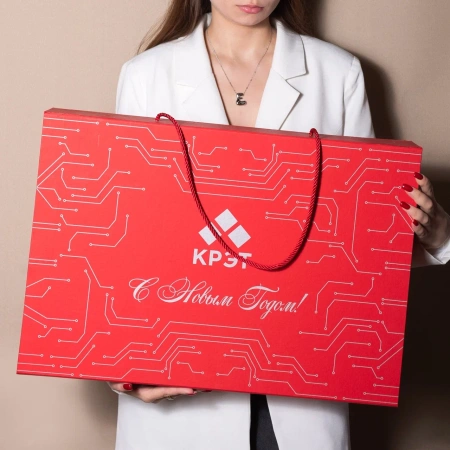  Фотография коробка на магнитах с ложементом для новогодних подарков