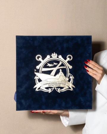  Фотография коробка с ложементом из атласной ткани