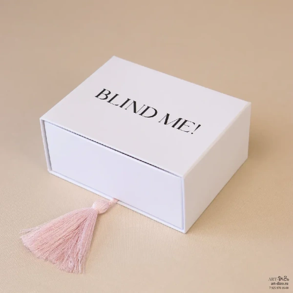 Подарочная коробка-пенал BLIND ME  Фотография подарочная коробка-пенал blind me