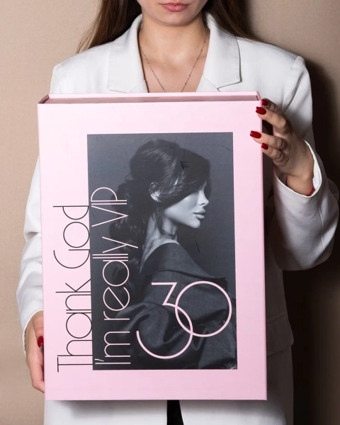  Фотография коробка для рекламного агенства