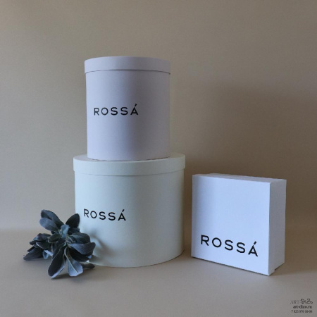  Фотография круглые коробки 22×25 см и 30×25 см с чёрным логотипом