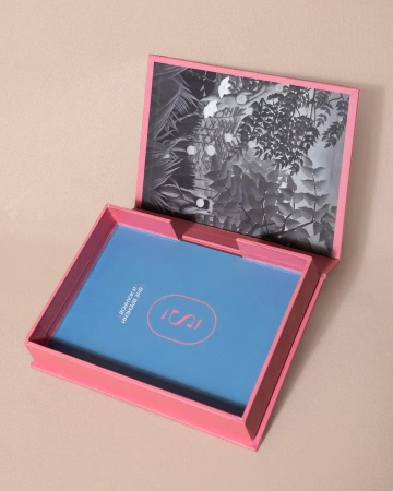  Фотография коробка с откидной крышкой