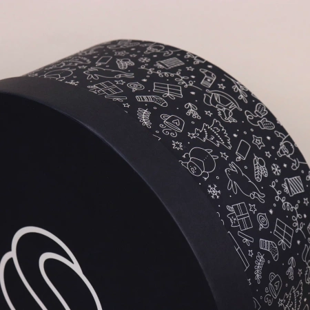  Фотография шляпная коробка черная с тиснением