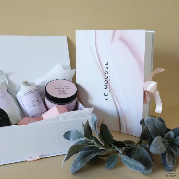 Фотография коробка на магнитах для косметики/бьютибокс