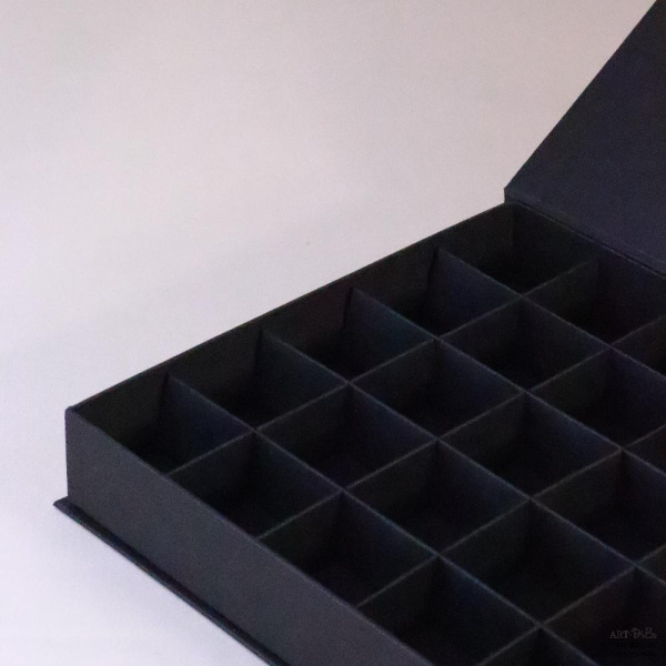 Коробка с откидными крышками на магнитах для кондитерских изделий Фотография коробка с откидными крышками на магнитах для кондитерских изделий