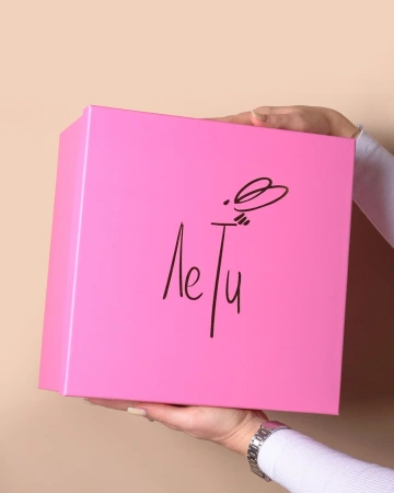  Фотография ярко розовая подарочная коробка для сувениров